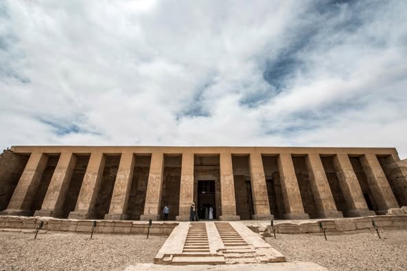 Tour por: Templo de Dendera – Templo de Abydos